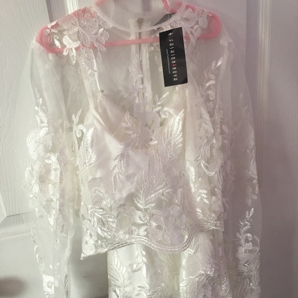 Sold Fashionnova ivory hot night out set - Picture 4 of 5